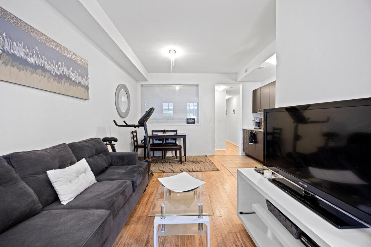 Apartament Beautiful Townhouse Near Yorkdale Mall, Wilson Subway Toronto Zewnętrze zdjęcie