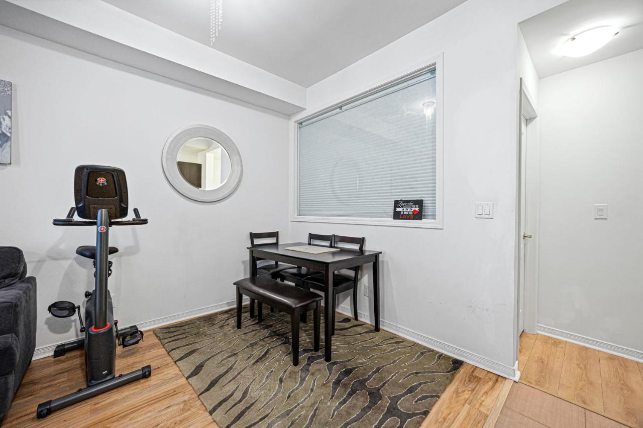 Apartament Beautiful Townhouse Near Yorkdale Mall, Wilson Subway Toronto Zewnętrze zdjęcie
