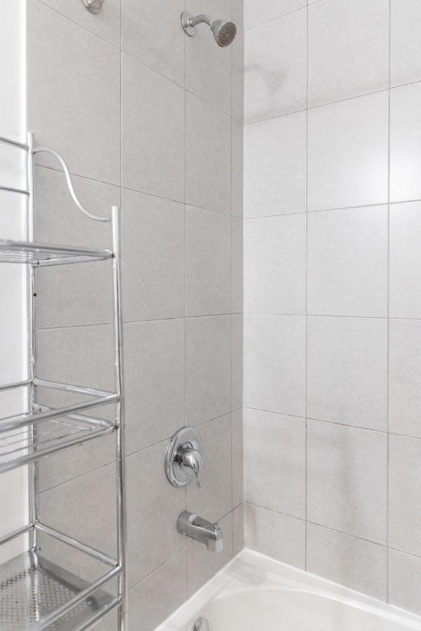 Apartament Beautiful Townhouse Near Yorkdale Mall, Wilson Subway Toronto Zewnętrze zdjęcie