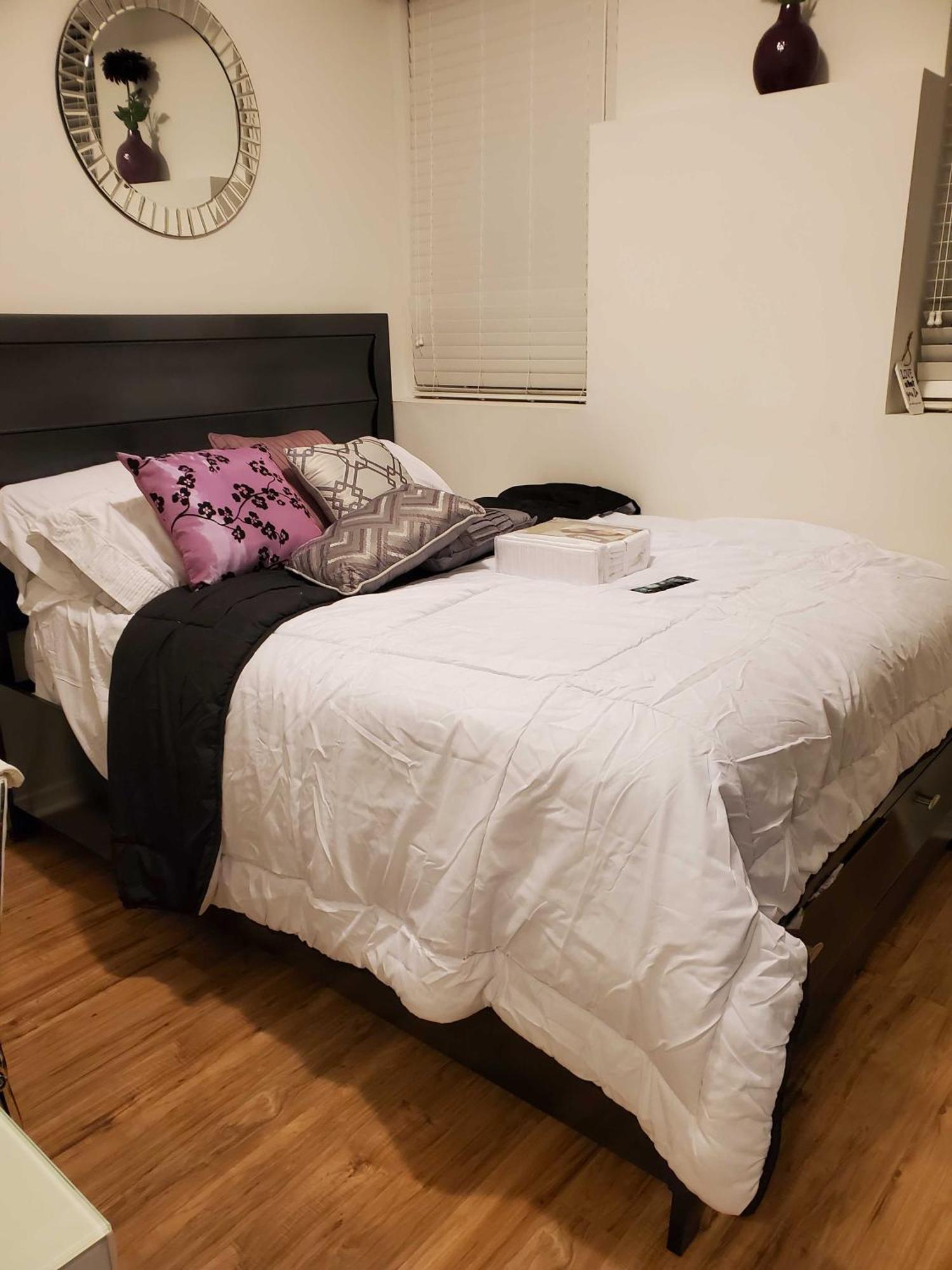 Apartament Beautiful Townhouse Near Yorkdale Mall, Wilson Subway Toronto Zewnętrze zdjęcie