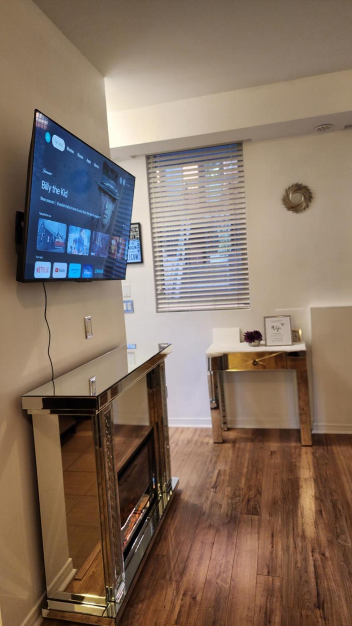 Apartament Beautiful Townhouse Near Yorkdale Mall, Wilson Subway Toronto Zewnętrze zdjęcie