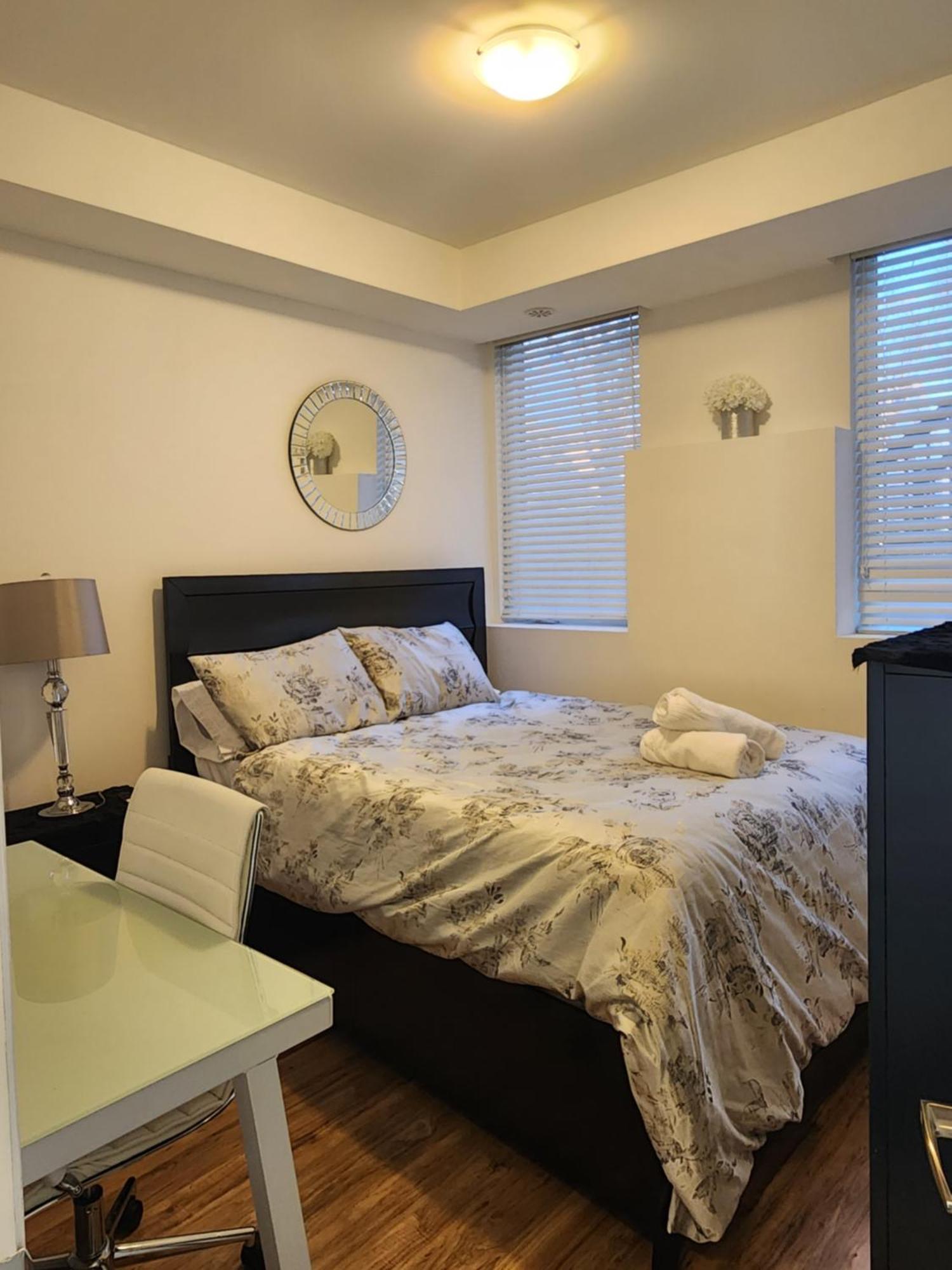 Apartament Beautiful Townhouse Near Yorkdale Mall, Wilson Subway Toronto Zewnętrze zdjęcie
